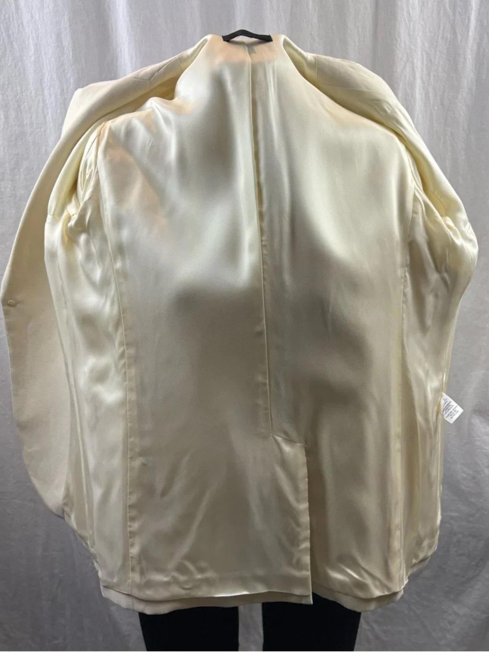 Nili Lotan's 'Francoise' oversized blazer in Ivory 2 - Picture 11 of 14